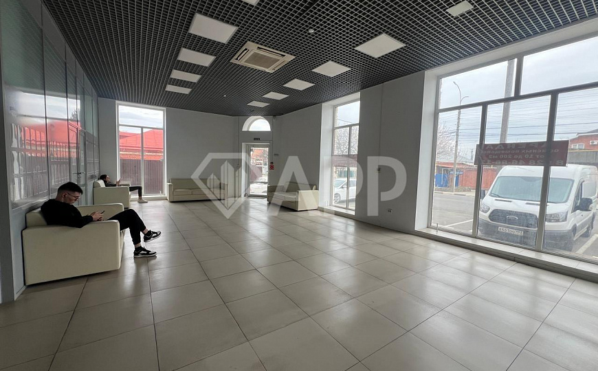 Сдам помещение свободного назначения, 64 м². От 16 до 80 м².  фото