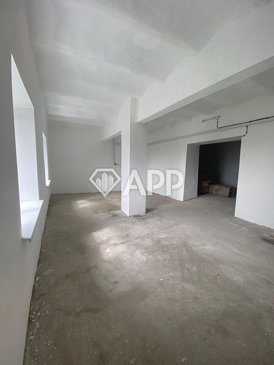 Продаю отдельно стоящее здание, 913 м² фото