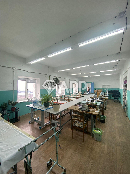 Продаю отдельно стоящее здание, 913 м² фото