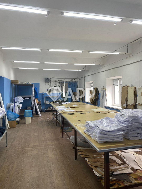 Продаю отдельно стоящее здание, 913 м² фото