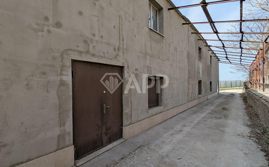 Продаю отдельно стоящее здание, 913 м² фото