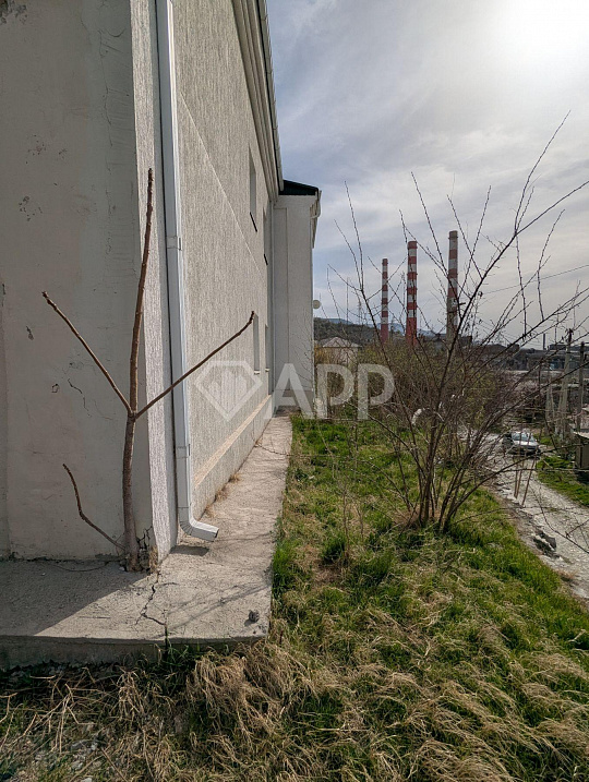 Продаю отдельно стоящее здание, 913 м² фото