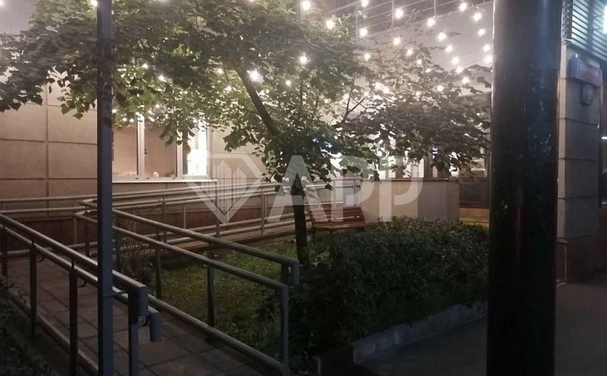 Под ресторан, магазин, услуги на трафике фото