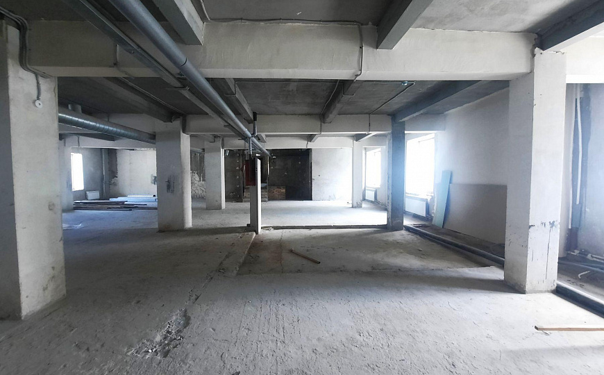 Отдельно стоящее здание с парковкой, 2 400 м² фото