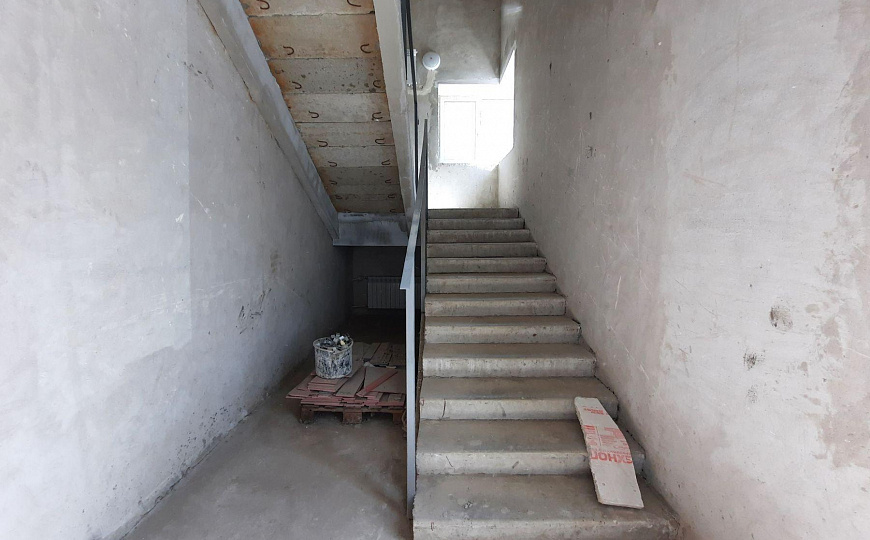 Отдельно стоящее здание с парковкой, 2 400 м² фото