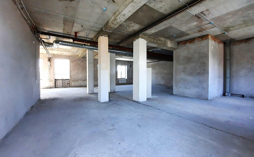 Отдельно стоящее здание с парковкой, 2 400 м² фото