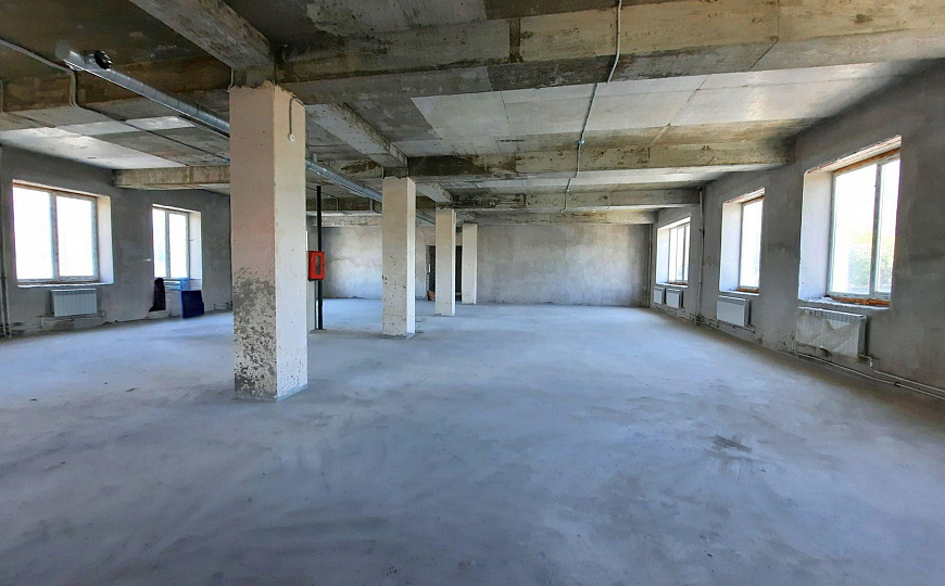 Отдельно стоящее здание с парковкой, 2 400 м² фото