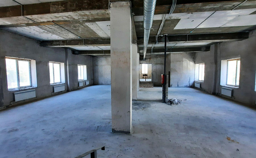 Отдельно стоящее здание с парковкой, 2 400 м² фото