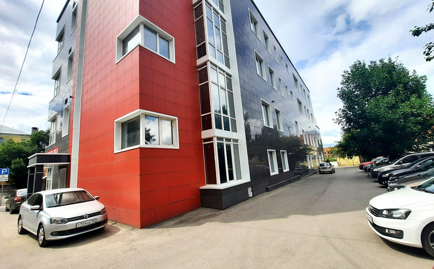 Отдельно стоящее здание с парковкой, 2 400 м² фото