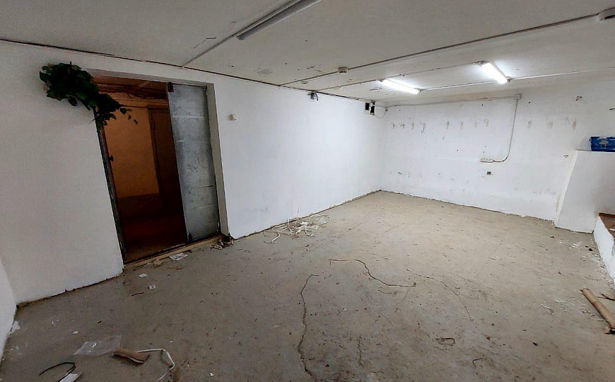 Помещения в цоколе 32 и 34.3м2 фото