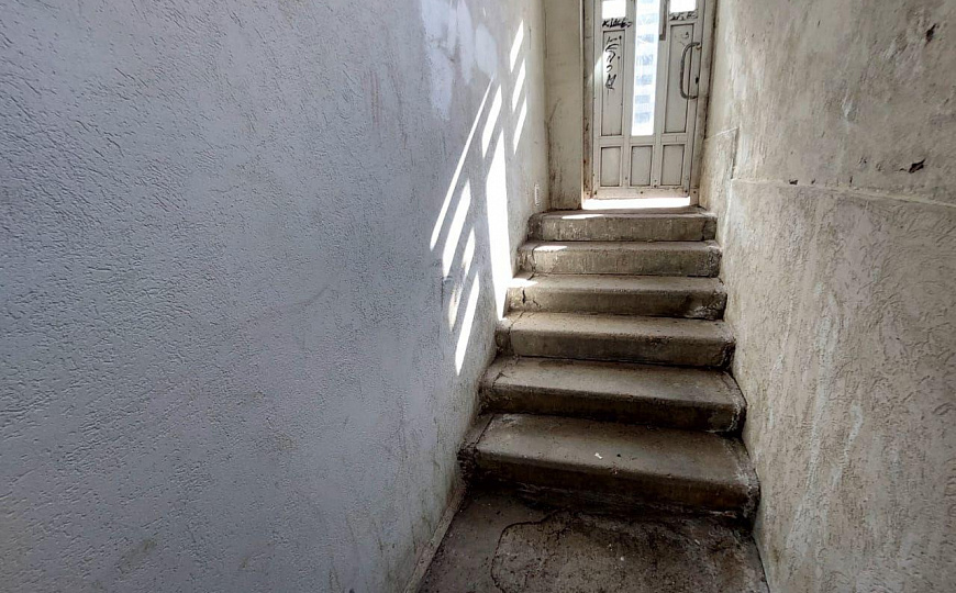 Помещения в цоколе 32 и 34.3м2 фото