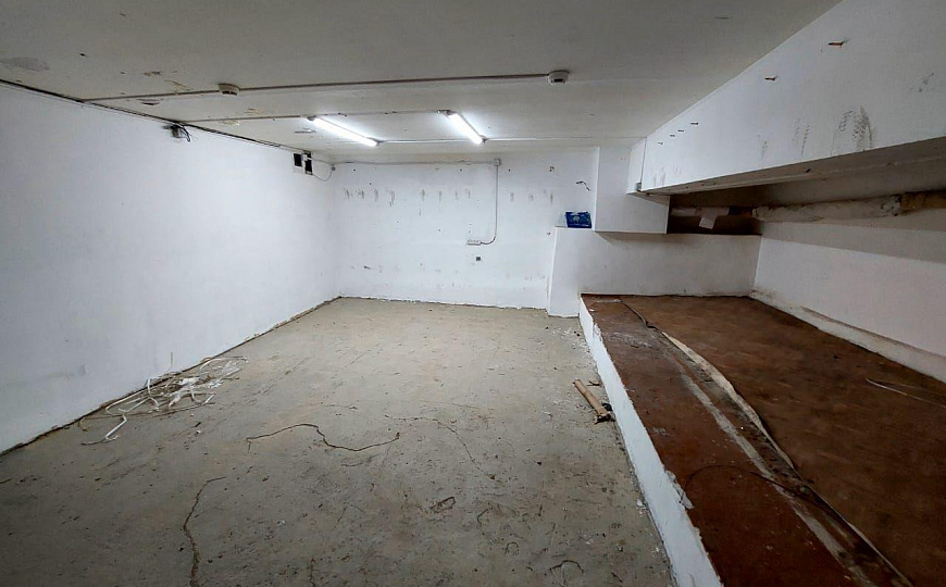 Помещения в цоколе 32 и 34.3м2 фото