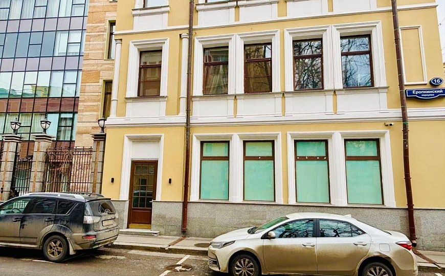 Помещение на первой линии премиального ЖК Еропкинский 16 фото