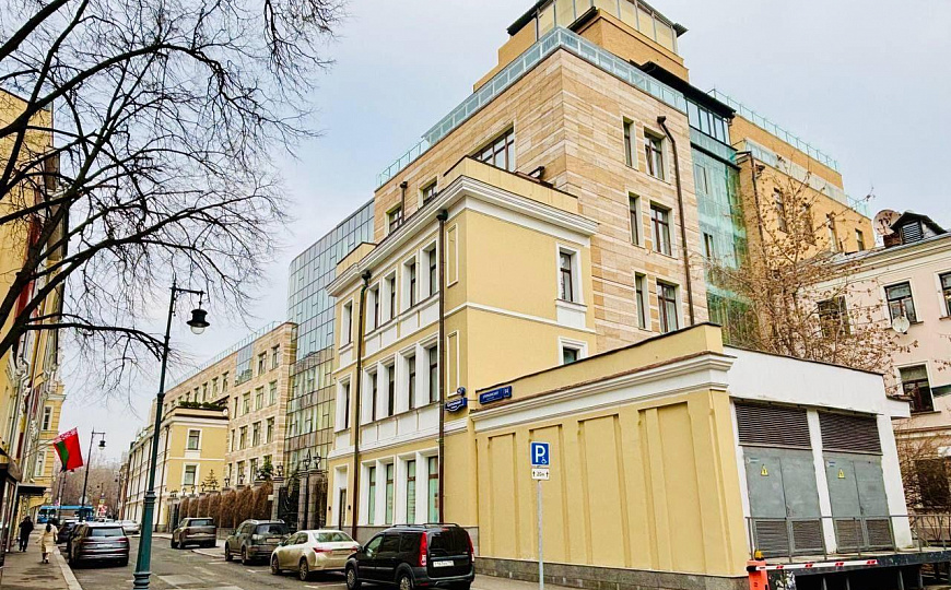 Помещение на первой линии премиального ЖК Еропкинский 16 фото