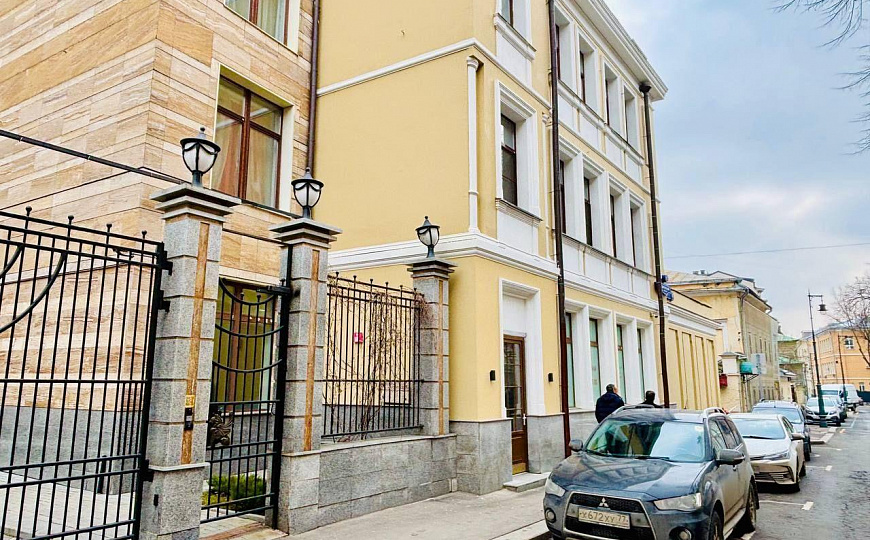 Помещение на первой линии премиального ЖК Еропкинский 16 фото