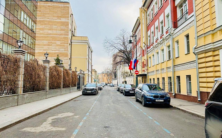 Помещение на первой линии премиального ЖК Еропкинский 16 фото