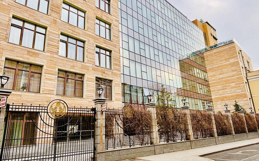 Помещение на первой линии премиального ЖК Еропкинский 16 фото