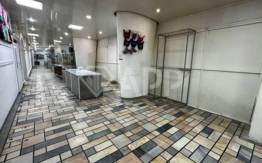 Аренда торговое помещение, 300 м² фото