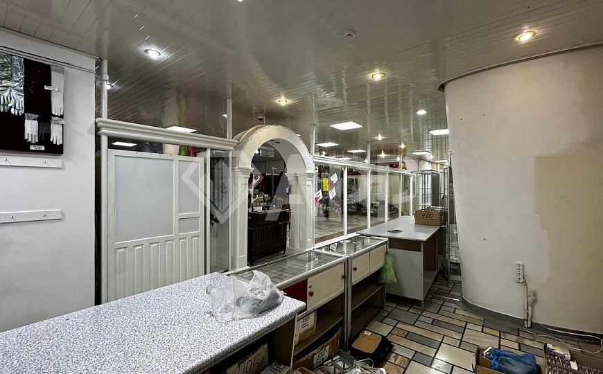 Аренда торговое помещение, 300 м² фото