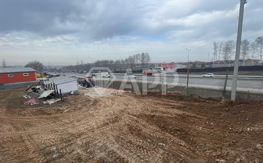 Аренда земельного участка на 1-й линии вдоль автомагистрали. фото