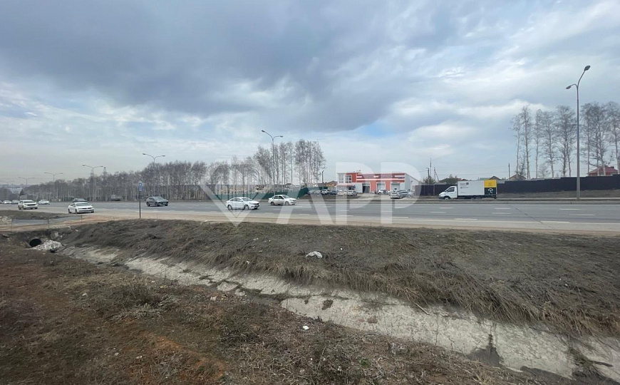 Аренда земельного участка на 1-й линии вдоль автомагистрали. фото