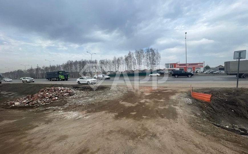Аренда земельного участка на 1-й линии вдоль автомагистрали. фото