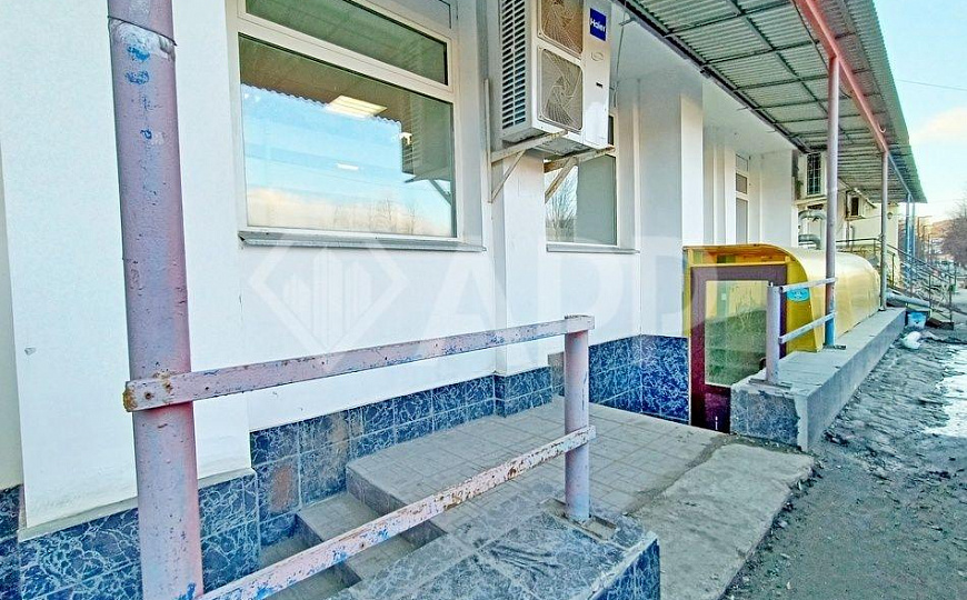 Помещение на первой линии, 340 м² фото