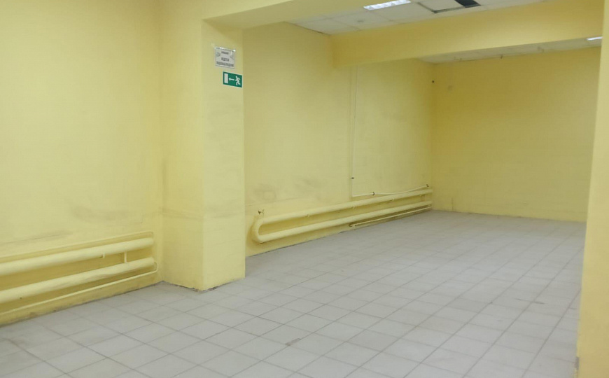 Помещение на первой линии, высокий трафик, 160 м² фото