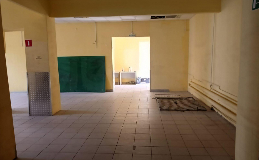 Помещение на первой линии, высокий трафик, 160 м² фото