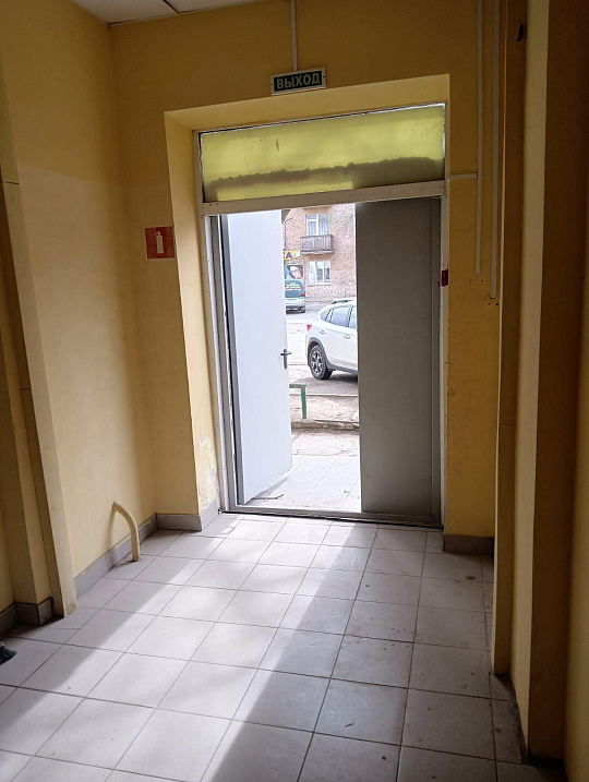 Помещение на первой линии, высокий трафик, 160 м² фото