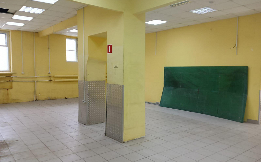 Помещение на первой линии, высокий трафик, 160 м² фото