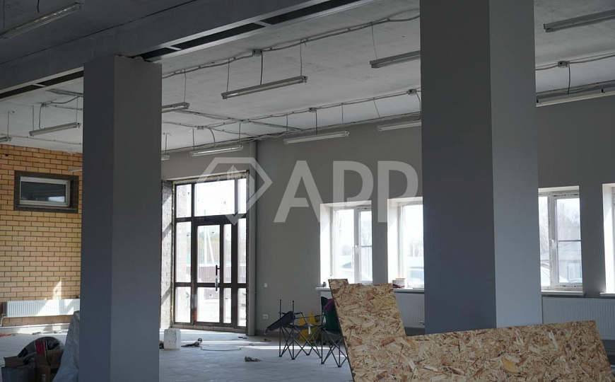 Двухэтажное здание в Арске фото