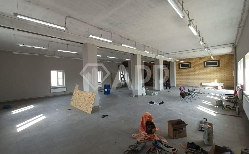 Двухэтажное здание в Арске фото