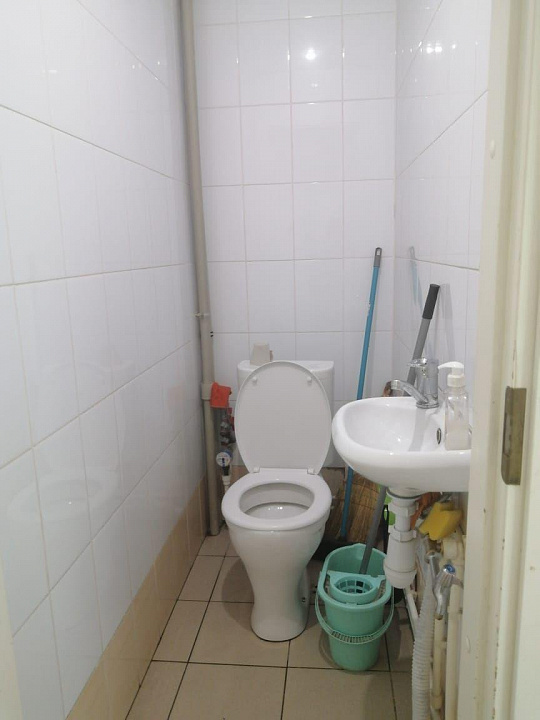 Помещение в проходном месте, 68 м² фото