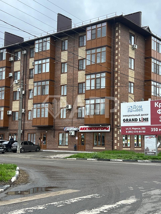 Сдам торговое помещение, 89,2 и 94 м².  Возможно увеличение до 185 м²  фото