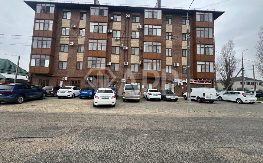 Сдам торговое помещение, 89,2 и 94 м².  Возможно увеличение до 185 м²  фото