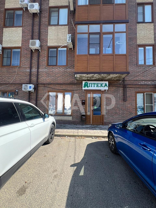 Сдам торговое помещение, 89,2 и 94 м².  Возможно увеличение до 185 м²  фото