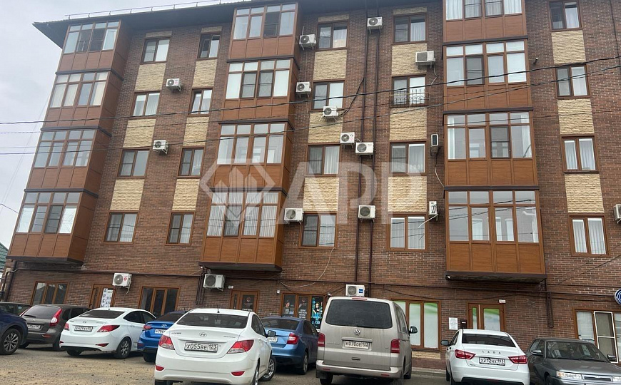 Сдам торговое помещение, 89,2 и 94 м².  Возможно увеличение до 185 м²  фото