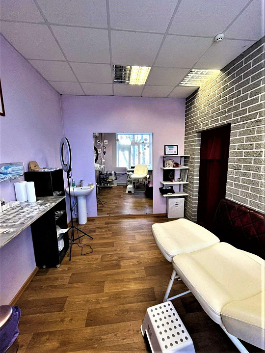 Продажа помещения свободного назначения с арендаторами, 105 м² фото