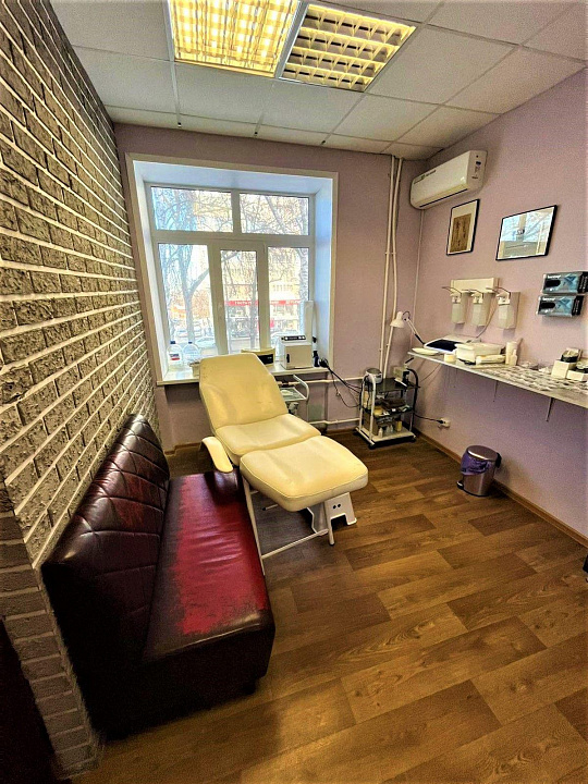 Продажа помещения свободного назначения с арендаторами, 105 м² фото