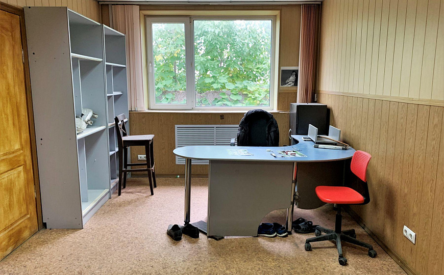 Склад. Район авторынка. 220 м² фото