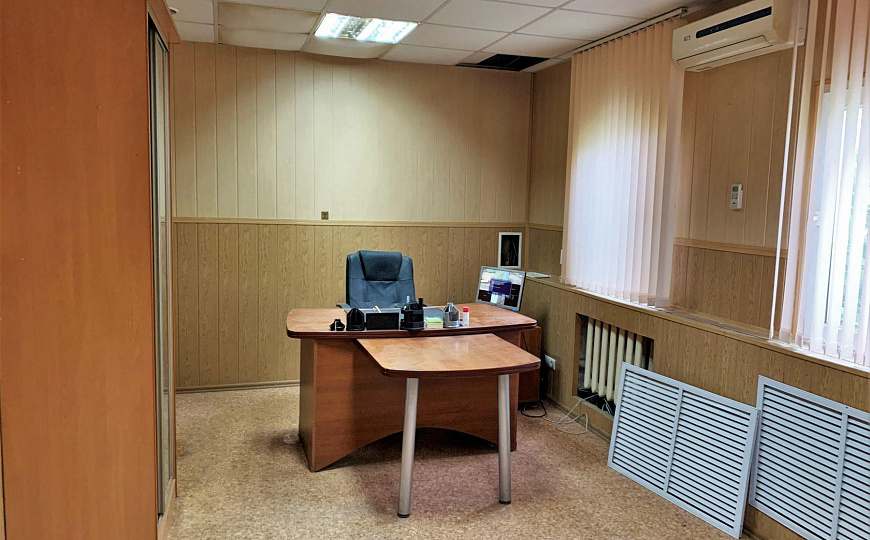 Склад. Район авторынка. 220 м² фото