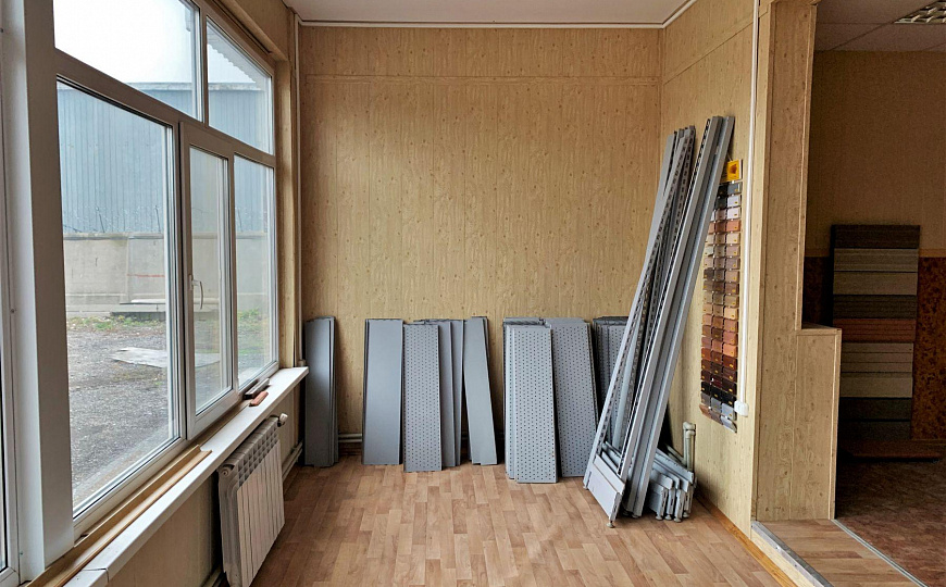 Склад. Район авторынка. 220 м² фото