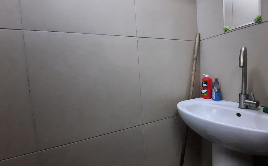 Аренда помещения на первой линии с отдельным входом фото