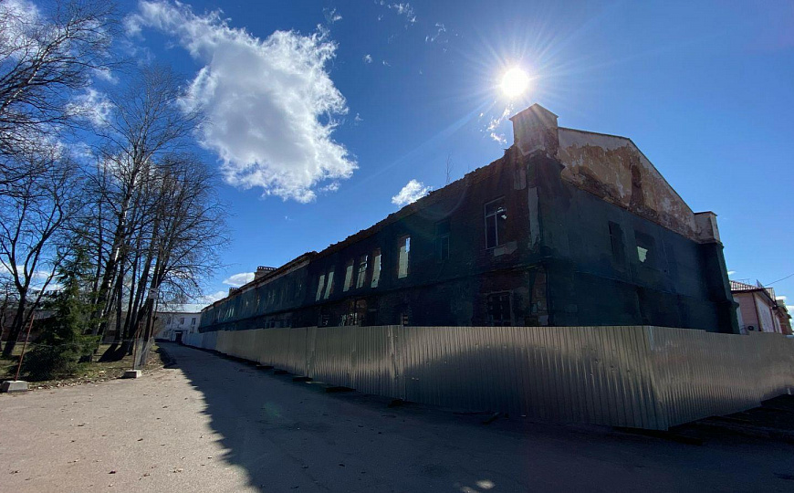 Продам отдельно стоящее здание, 3 215 м²  фото