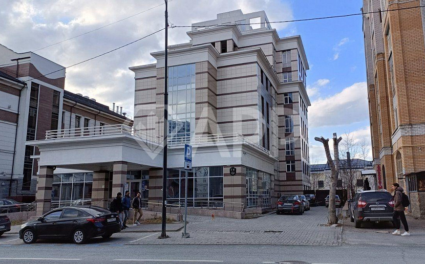 Здание (гостиница) 4300 м² в центре  фото