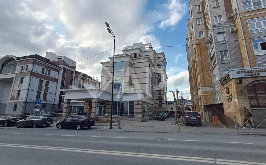 Здание (гостиница) 4300 м² в центре  фото