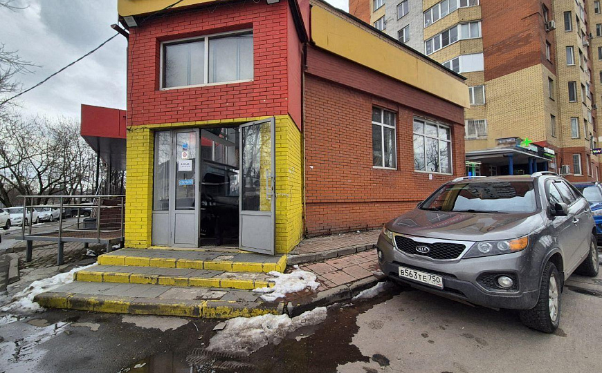 Сдам цокольное помещение 330 кв.м. с высоким трафиком, 1 линия фото