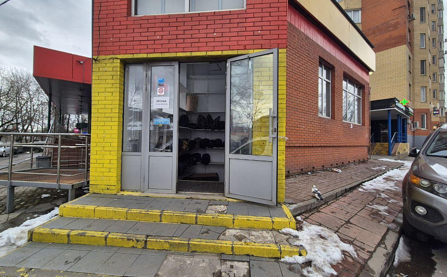 Сдам цокольное помещение 330 кв.м. с высоким трафиком, 1 линия фото