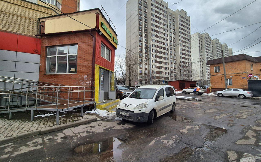 Сдам цокольное помещение 330 кв.м. с высоким трафиком, 1 линия фото